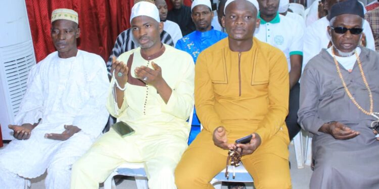 Révision de la Liste Électorale : Les photos de la rencontre du ministre Danho Paulin par ailleurs superviseur Rhdp  avec les forces vives de la commune d’Attecoubé