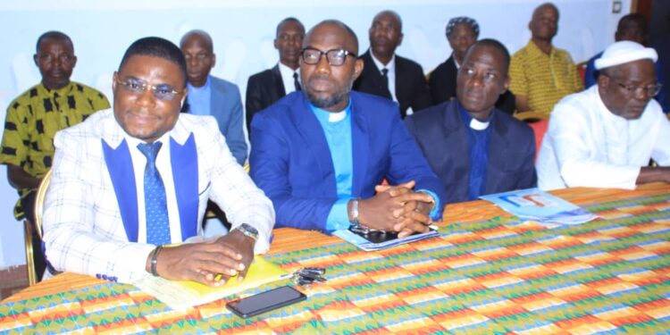 Révision de la Liste Électorale : Les photos de la rencontre du ministre Danho Paulin par ailleurs superviseur Rhdp  avec les forces vives de la commune d’Attecoubé