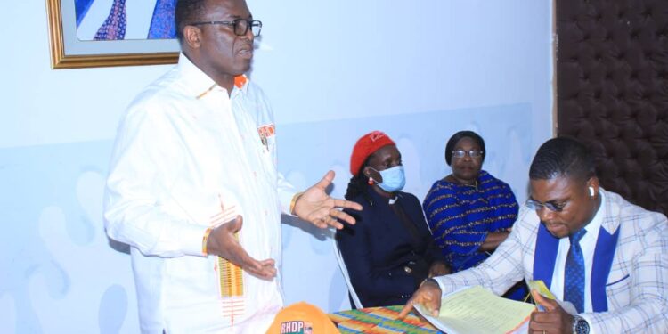 Révision de la Liste Électorale : Les photos de la rencontre du ministre Danho Paulin par ailleurs superviseur Rhdp  avec les forces vives de la commune d’Attecoubé