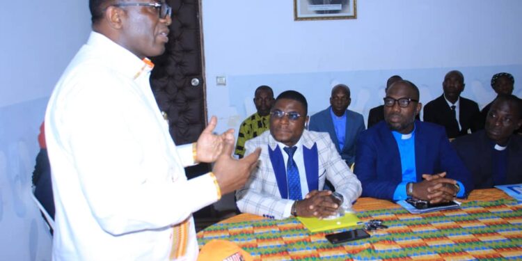 Révision de la Liste Électorale : Les photos de la rencontre du ministre Danho Paulin par ailleurs superviseur Rhdp  avec les forces vives de la commune d’Attecoubé