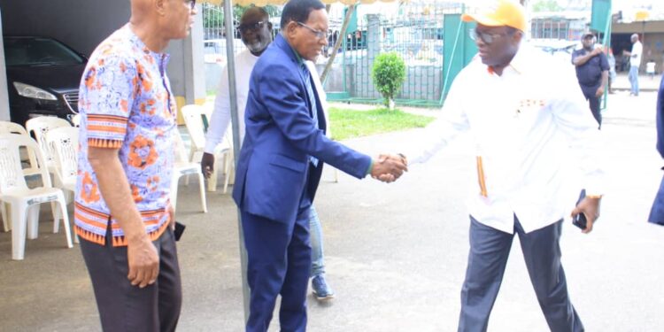 Révision de la Liste Électorale : Les photos de la rencontre du ministre Danho Paulin par ailleurs superviseur Rhdp  avec les forces vives de la commune d’Attecoubé