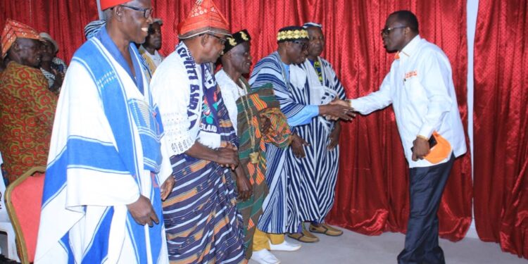 Révision de la Liste Électorale : Les photos de la rencontre du ministre Danho Paulin par ailleurs superviseur Rhdp  avec les forces vives de la commune d’Attecoubé