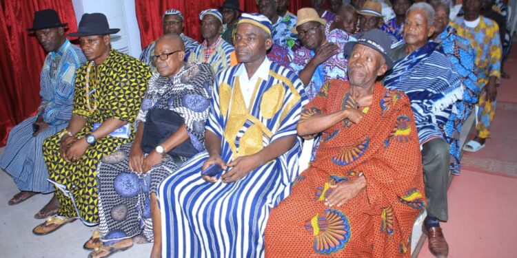 Révision de la Liste Électorale : Les photos de la rencontre du ministre Danho Paulin par ailleurs superviseur Rhdp  avec les forces vives de la commune d’Attecoubé