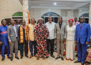 Yamoussoukro/Noël: Le Couple Diarrassouba communie avec les chrétiens et les enfants