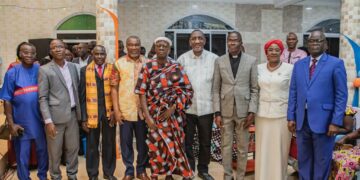 Yamoussoukro/Noël: Le Couple Diarrassouba communie avec les chrétiens et les enfants