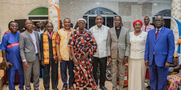 Yamoussoukro/Noël: Le Couple Diarrassouba communie avec les chrétiens et les enfants