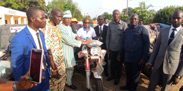 Toumodi : le projet un entrepreneur un tricycle lancé