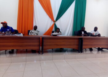 Katiola/Les populations sensibilisées à la TNT.