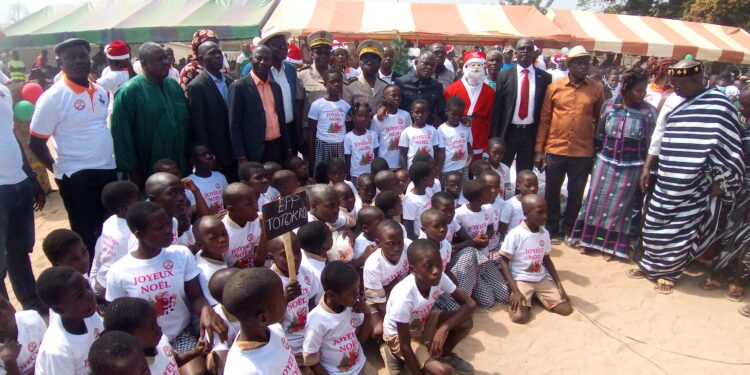 Tiébissou : Arbre de noël à Assabonou pour l’excellence à l’école