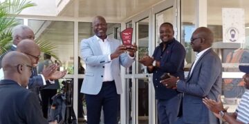 Financial Afrik Awards 2022: le lauréat Arouna Nikiéma dédie son prix aux patrons burkinabè