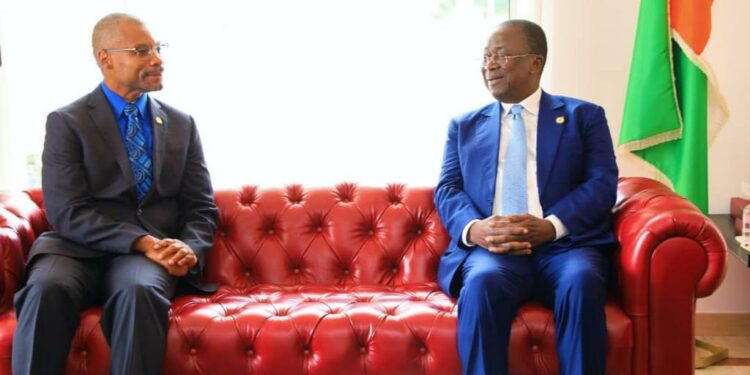 Côte d’Ivoire/Lutte contre l’orpaillage à Kocumbo: Le Canada propose sa solution au président du Senat