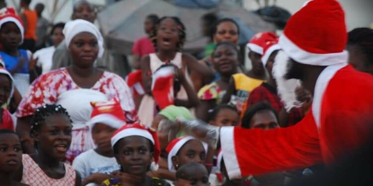 Arbre de Noël à Cocody : Danho Guy-Roland comble 2000 enfants des six villages Atchan