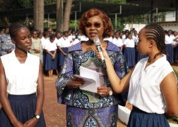 Grossesse en milieu scolaire: Nialé Kaba recommande l’abstinence aux élèves de Sainte Marie