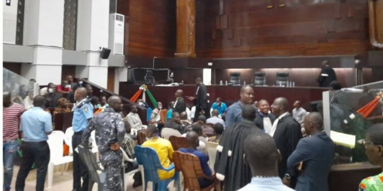 Côte d’Ivoire : Ce que les 46 docteurs risquent suite à leur condamnation avec sursis