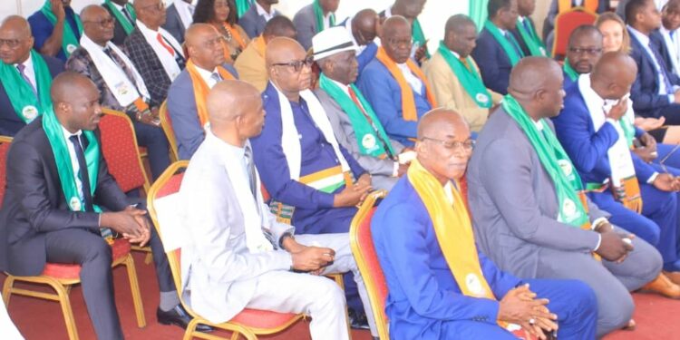 Vœux des maires au ministre Danho Paulin Claude, président du bureau exécutif de l’UVICOCI le 26 janvier au siège de leur union.