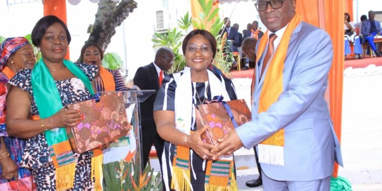 Vœux des maires au ministre Danho Paulin Claude, président du bureau exécutif de l’UVICOCI le 26 janvier au siège de leur union.