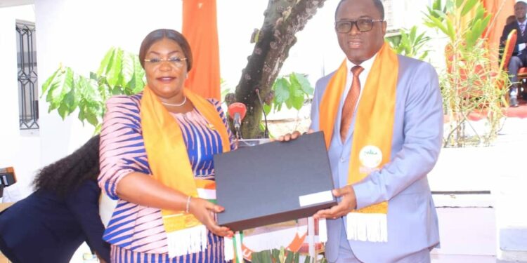 Vœux des maires au ministre Danho Paulin Claude, président du bureau exécutif de l’UVICOCI le 26 janvier au siège de leur union.