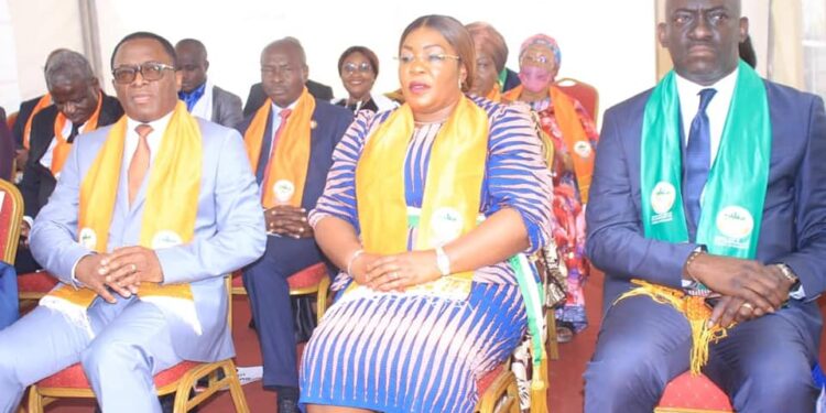 Vœux des maires au ministre Danho Paulin Claude, président du bureau exécutif de l’UVICOCI le 26 janvier au siège de leur union.