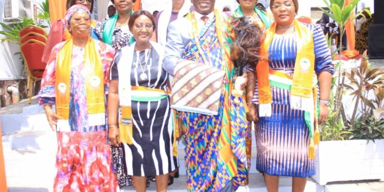 Vœux des maires au ministre Danho Paulin Claude, président du bureau exécutif de l’UVICOCI le 26 janvier au siège de leur union.