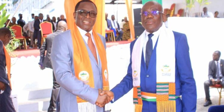 Vœux des maires au ministre Danho Paulin Claude, président du bureau exécutif de l’UVICOCI le 26 janvier au siège de leur union.