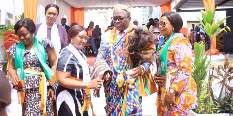 Vœux des maires au ministre Danho Paulin Claude, président du bureau exécutif de l’UVICOCI le 26 janvier au siège de leur union.