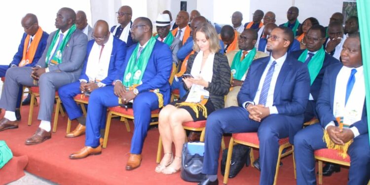 Vœux des maires au ministre Danho Paulin Claude, président du bureau exécutif de l’UVICOCI le 26 janvier au siège de leur union.