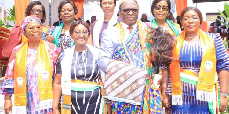 Vœux des maires au ministre Danho Paulin Claude, président du bureau exécutif de l’UVICOCI le 26 janvier au siège de leur union.