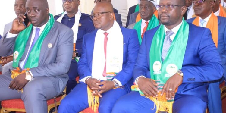 Vœux des maires au ministre Danho Paulin Claude, président du bureau exécutif de l’UVICOCI le 26 janvier au siège de leur union.