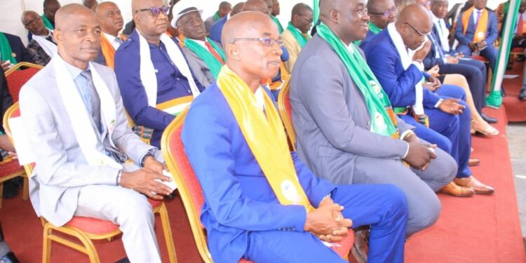 Vœux des maires au ministre Danho Paulin Claude, président du bureau exécutif de l’UVICOCI le 26 janvier au siège de leur union.