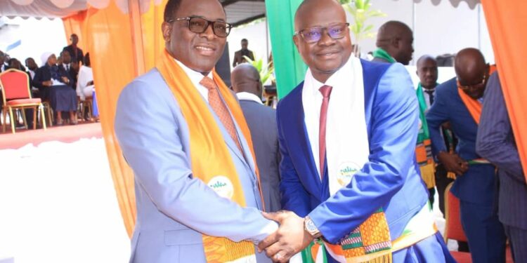 Vœux des maires au ministre Danho Paulin Claude, président du bureau exécutif de l’UVICOCI le 26 janvier au siège de leur union.