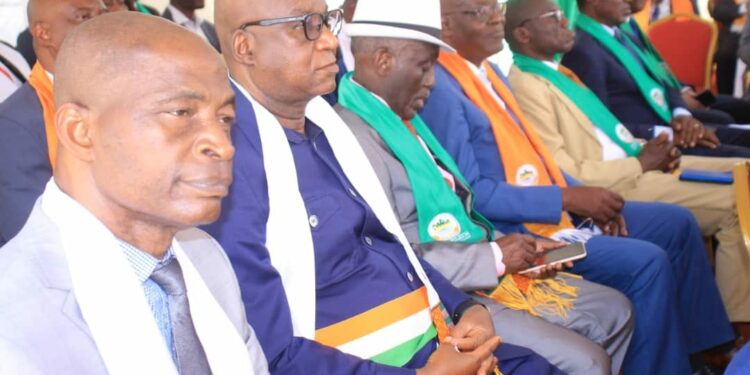 Vœux des maires au ministre Danho Paulin Claude, président du bureau exécutif de l’UVICOCI le 26 janvier au siège de leur union.