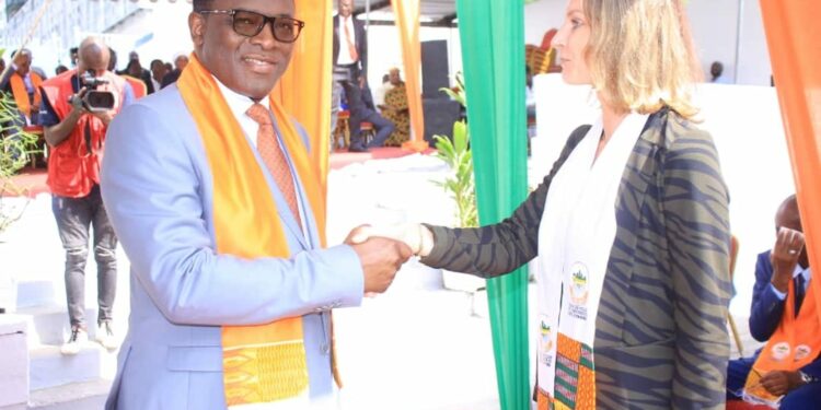 Vœux des maires au ministre Danho Paulin Claude, président du bureau exécutif de l’UVICOCI le 26 janvier au siège de leur union.