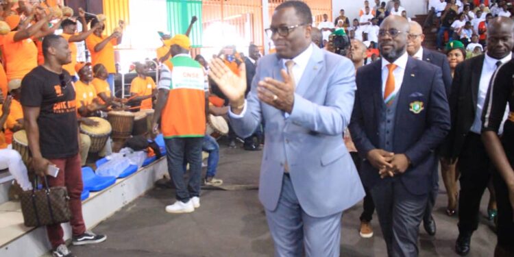 Rentrée Fédérale et journée du mérite sportif, le ministre des sports Danho Paulin Claude, honore le monde sportif, le 26 janvier au palais à Abidjan.