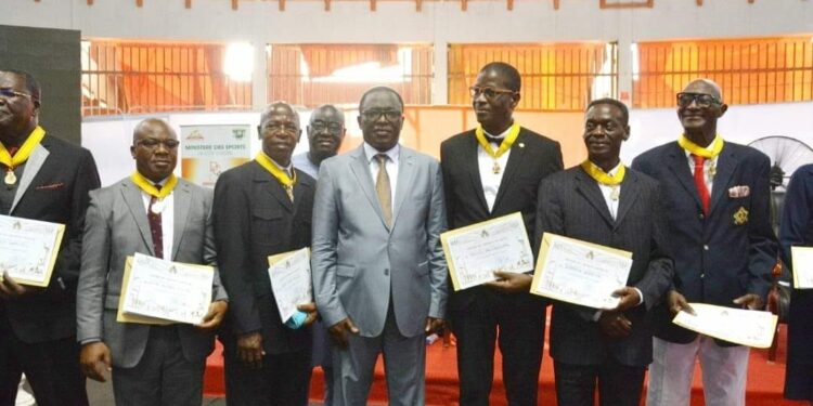 Rentrée Fédérale et journée du mérite sportif, le ministre des sports Danho Paulin Claude, honore le monde sportif, le 26 janvier au palais à Abidjan.