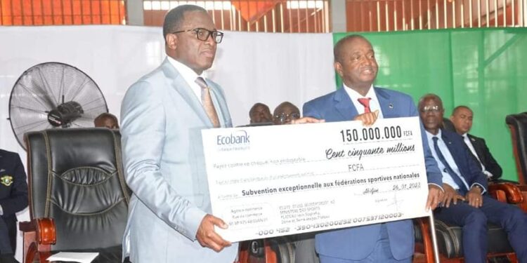 Rentrée Fédérale et journée du mérite sportif, le ministre des sports Danho Paulin Claude, honore le monde sportif, le 26 janvier au palais à Abidjan.