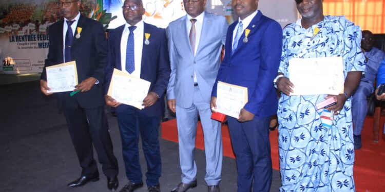Rentrée Fédérale et journée du mérite sportif, le ministre des sports Danho Paulin Claude, honore le monde sportif, le 26 janvier au palais à Abidjan.