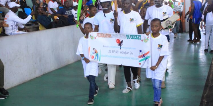 Rentrée Fédérale et journée du mérite sportif, le ministre des sports Danho Paulin Claude, honore le monde sportif, le 26 janvier au palais à Abidjan.