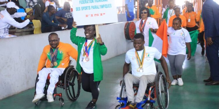 Rentrée Fédérale et journée du mérite sportif, le ministre des sports Danho Paulin Claude, honore le monde sportif, le 26 janvier au palais à Abidjan.