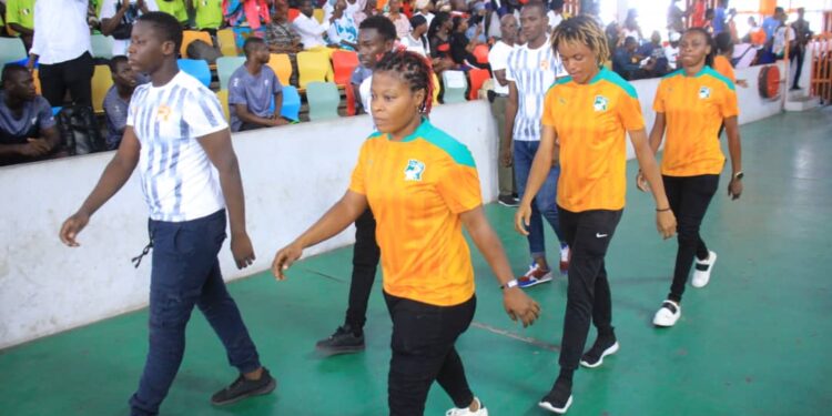 Rentrée Fédérale et journée du mérite sportif, le ministre des sports Danho Paulin Claude, honore le monde sportif, le 26 janvier au palais à Abidjan.
