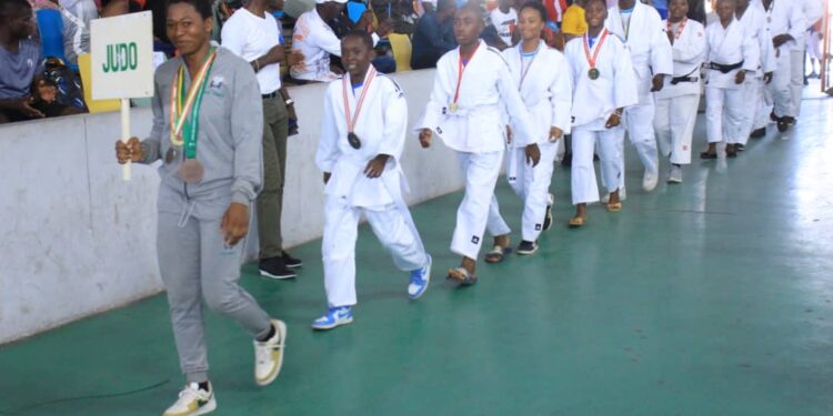 Rentrée Fédérale et journée du mérite sportif, le ministre des sports Danho Paulin Claude, honore le monde sportif, le 26 janvier au palais à Abidjan.
