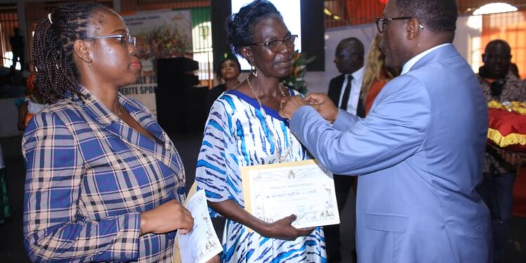 Rentrée Fédérale et journée du mérite sportif, le ministre des sports Danho Paulin Claude, honore le monde sportif, le 26 janvier au palais à Abidjan.
