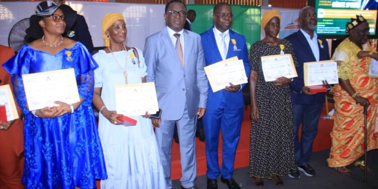 Rentrée Fédérale et journée du mérite sportif, le ministre des sports Danho Paulin Claude, honore le monde sportif, le 26 janvier au palais à Abidjan.