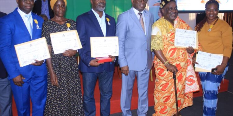 Rentrée Fédérale et journée du mérite sportif, le ministre des sports Danho Paulin Claude, honore le monde sportif, le 26 janvier au palais à Abidjan.