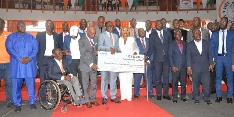 Rentrée Fédérale et journée du mérite sportif, le ministre des sports Danho Paulin Claude, honore le monde sportif, le 26 janvier au palais à Abidjan.