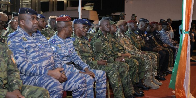 Les photos de l’accueil des 46 Soldats ivoiriens précédemment détenus au Mali, par le Président Alassane OUATTARA, le 7 janvier 2023 à l’aéroport Houphouët Boigny d’Abidjan.
