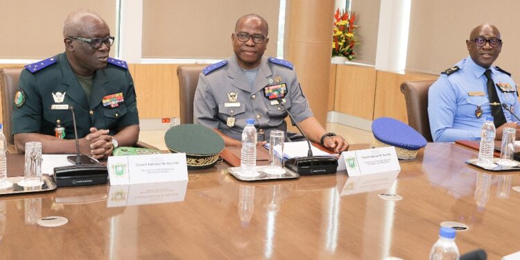 Les photos de la Réunion du Conseil National de Sécurité (CNS) présidé par SEM Alassane Ouattara,  le jeudi 12 janvier 2023, au Palais Présidentiel
