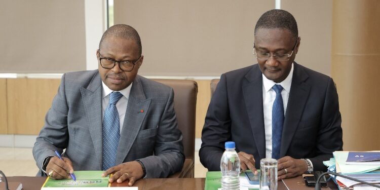 Les photos de la Réunion du Conseil National de Sécurité (CNS) présidé par SEM Alassane Ouattara,  le jeudi 12 janvier 2023, au Palais Présidentiel
