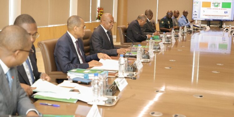 Les photos de la Réunion du Conseil National de Sécurité (CNS) présidé par SEM Alassane Ouattara,  le jeudi 12 janvier 2023, au Palais Présidentiel
