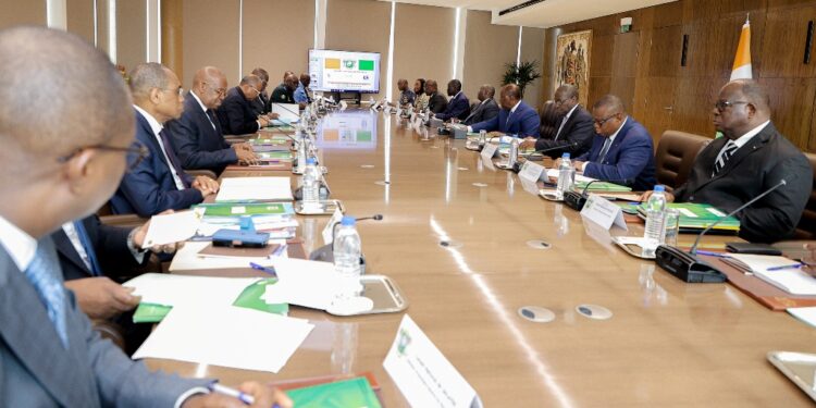 Les photos de la Réunion du Conseil National de Sécurité (CNS) présidé par SEM Alassane Ouattara,  le jeudi 12 janvier 2023, au Palais Présidentiel