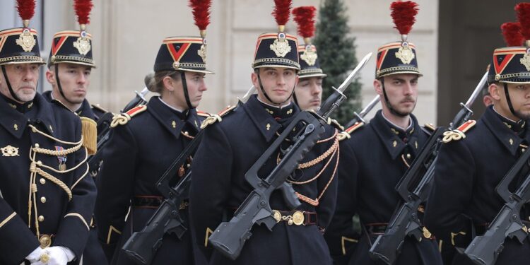 Déjeuner de travail du Président Alassane OUATTARA, avec son homologue français,  Emmanuel MACRON, le 25 janvier, à l’Elysée.